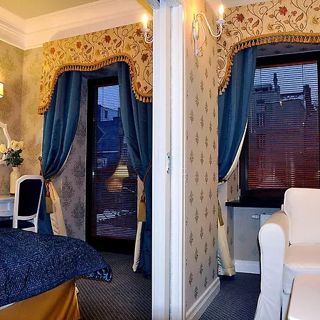 Sleepwalker Boutique Suites-3